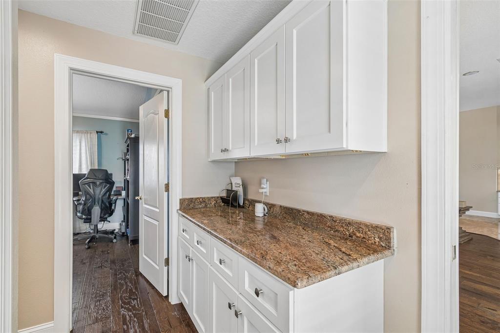 1021 HAGEN DRIVE gallery image #39