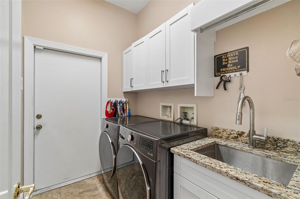 1021 HAGEN DRIVE gallery image #40