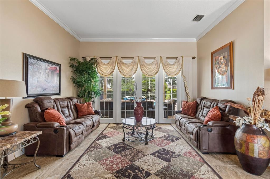 1021 HAGEN DRIVE gallery image #9