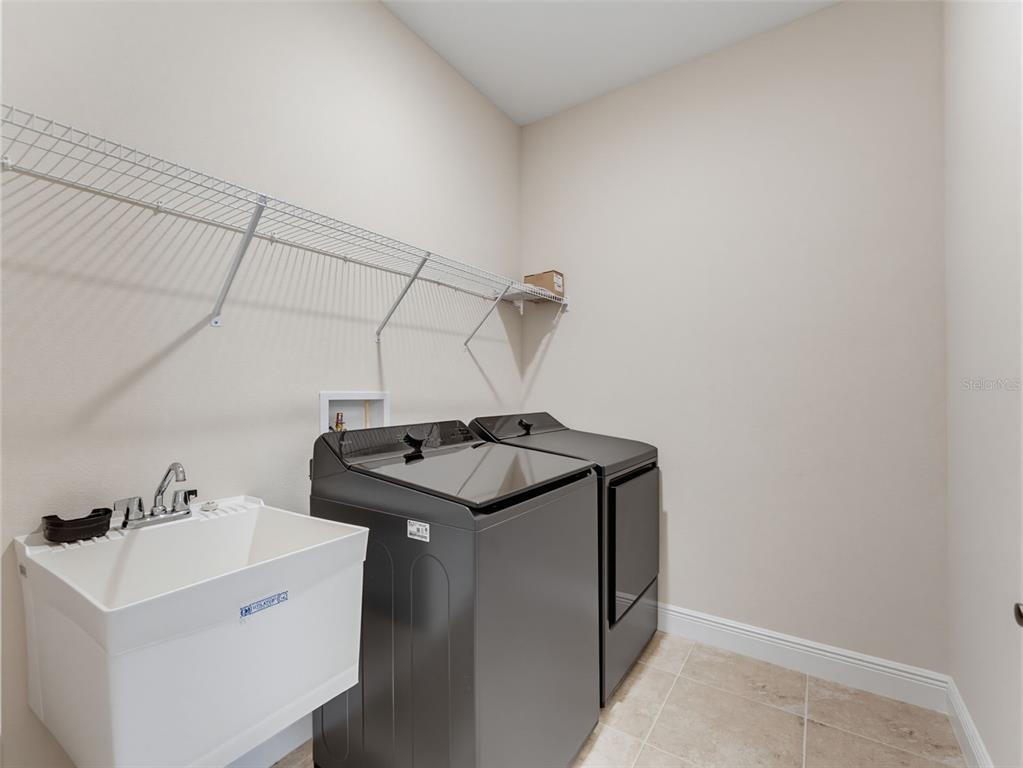 11515 WEAVER HOLLOW ROAD gallery image #40