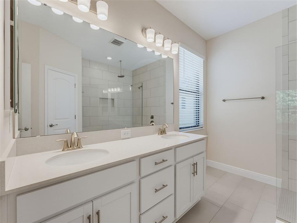 11515 WEAVER HOLLOW ROAD gallery image #53