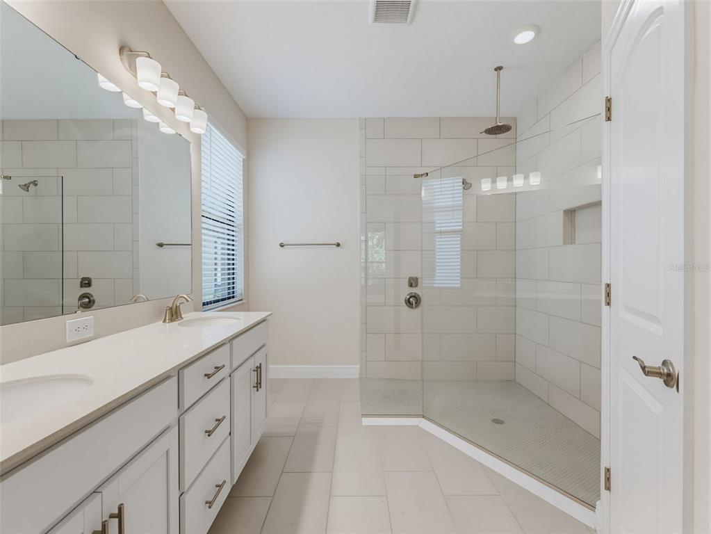 11515 WEAVER HOLLOW ROAD gallery image #54