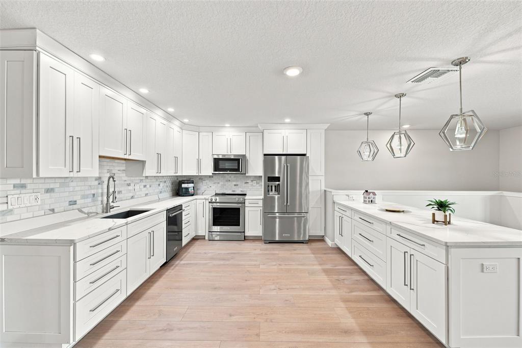 18359 CORTES CREEK BOULEVARD gallery image #31