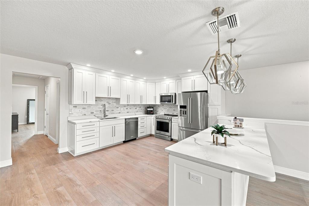 18359 CORTES CREEK BOULEVARD gallery image #32