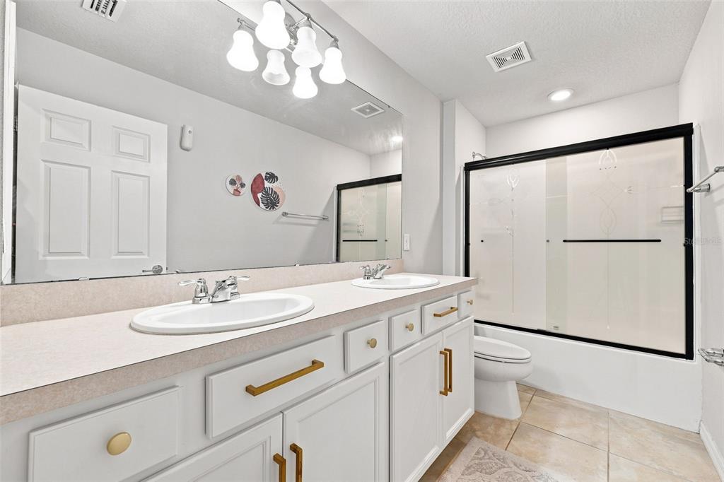 18359 CORTES CREEK BOULEVARD gallery image #34