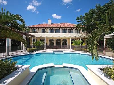 Gorgeous Pinecrest Estate