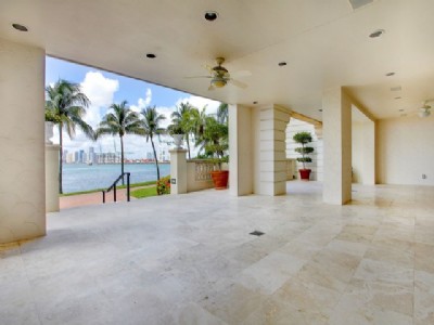 Ground floor Bayview with guest house