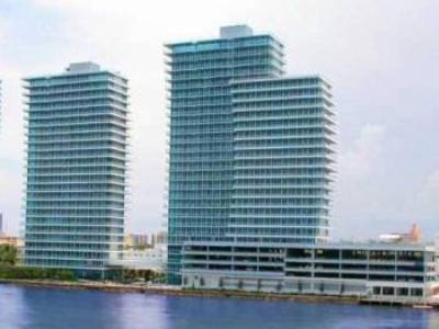 Bentley Bay - Ultra Luxury on West Ave
