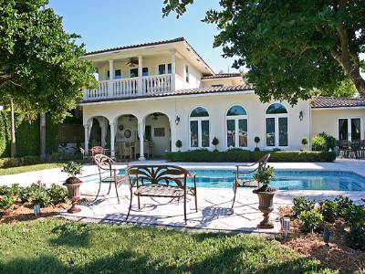 425 POINCIANA DR