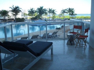 Continuum on South Beach Cabana 6