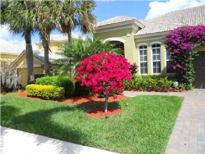 Beautiful Lakefront Home!