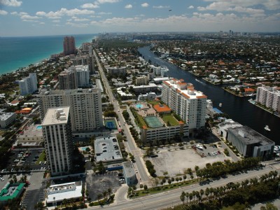 POPULAR PET FRIENDLY CONDO NEAR THE BEACH