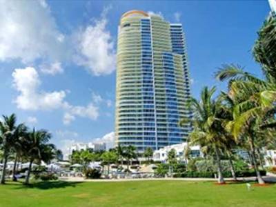 Continuum 1 - 100 South Pointe Drive