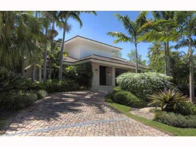 8011 LOS PINOS CR