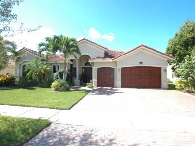 Gorgeous 6 Bedroom Home in Harbour Lakes Estates