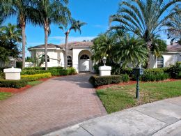 Weston Hills' Country Club Edgewater