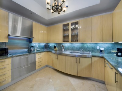 100 S POINTE DR #1810