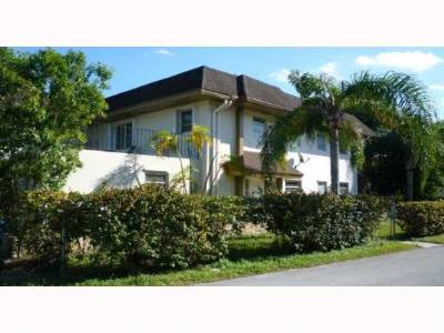 Fantastic duplex a few blocks from Baptist Hospital