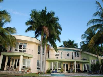 Architectural Waterfront Gem!