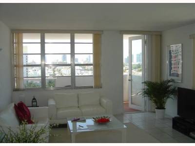 100 LINCOLN RD #1211