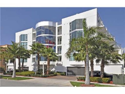 301 HENDRICKS ISLE #5