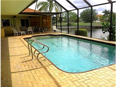 2415 FLORA LN
