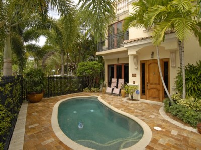 645 NE 17th Way #5
