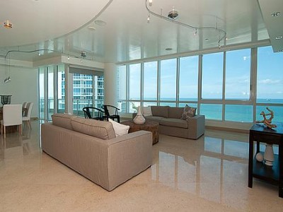 100 S POINTE DR #2008