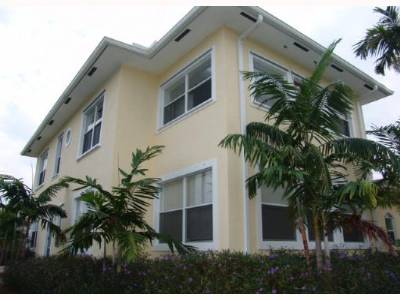 DESIGN DISTRICT HOUSE - 4744 NE 1 CT
