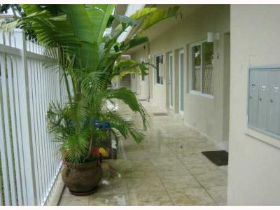 Short Sale South Of 5th!