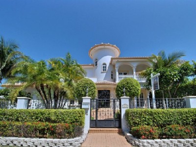Deep Water Mediterranean Estate/100 Feet Of Waterfront