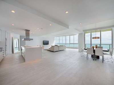 100 S POINTE DR #2008