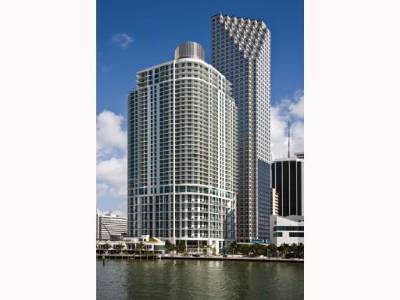 Met 1 - 300 S Biscayne Bl