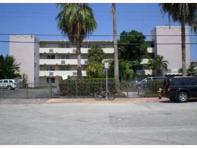 Beautiful Bayview Condo near Mt. Sinai