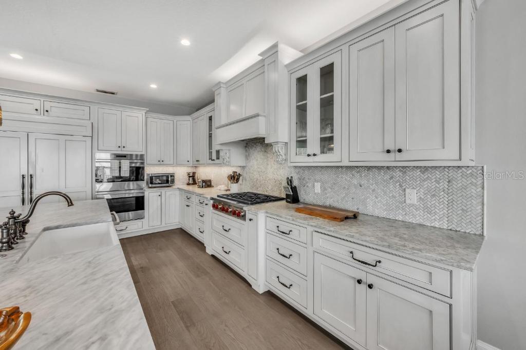 112 11TH STREET S