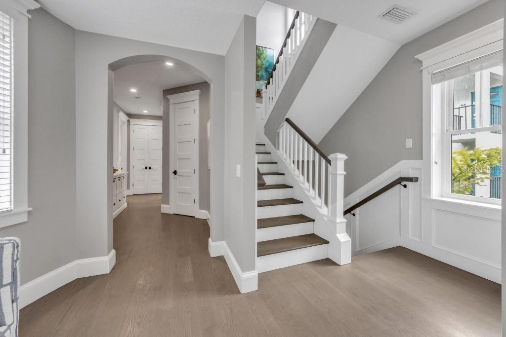 112 11TH STREET S