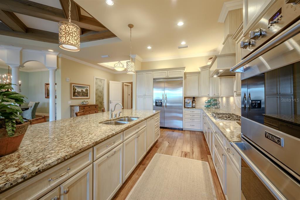 28 PORTO MAR UNIT 101