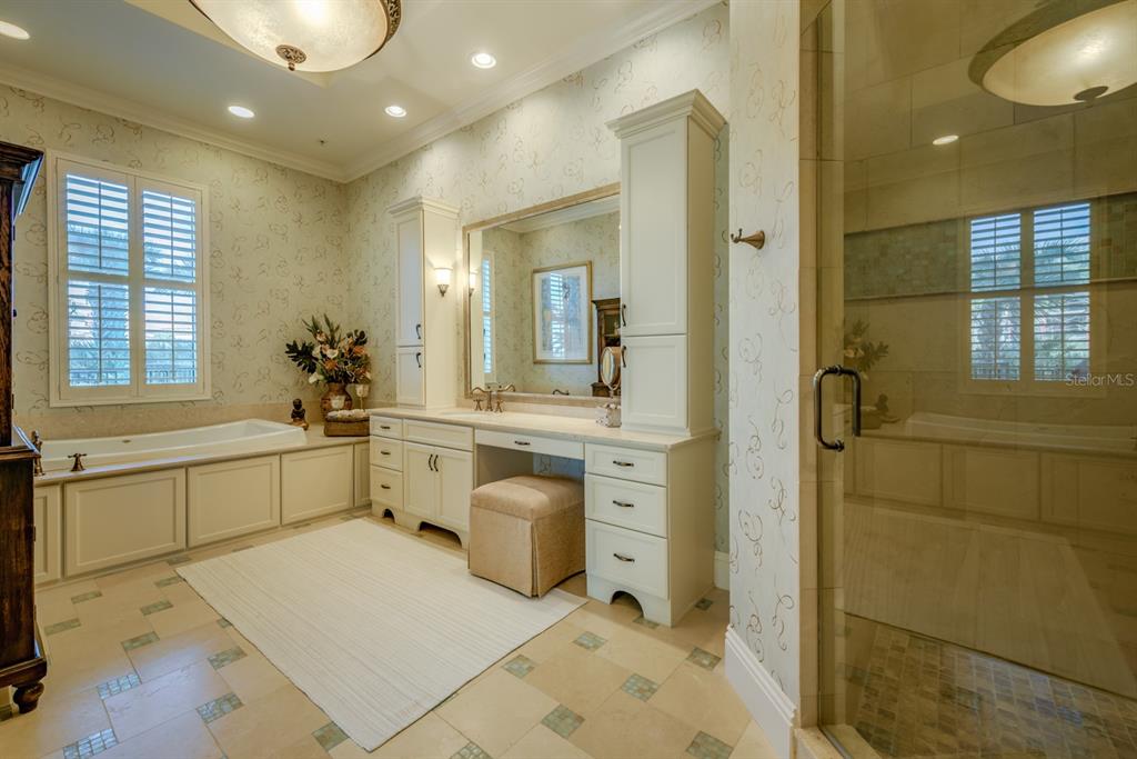 28 PORTO MAR UNIT 101