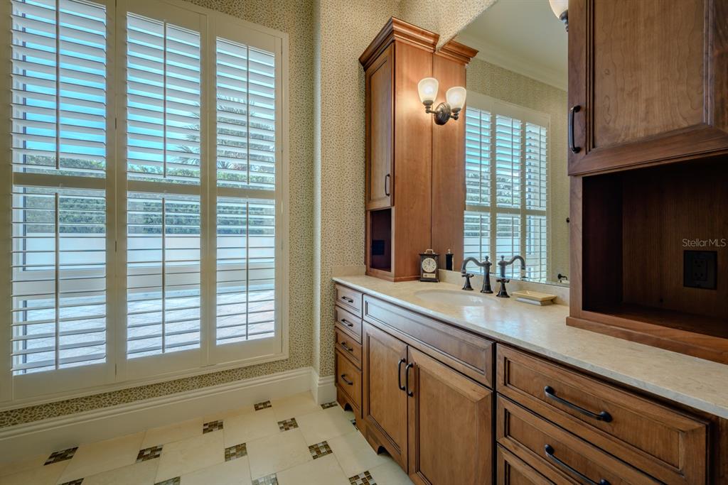 28 PORTO MAR UNIT 101
