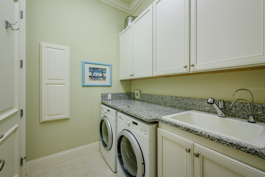 28 PORTO MAR UNIT 101