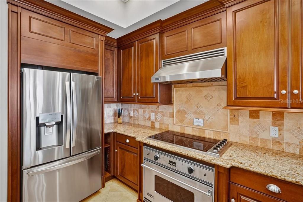 200 OCEAN CREST DRIVE UNIT 646