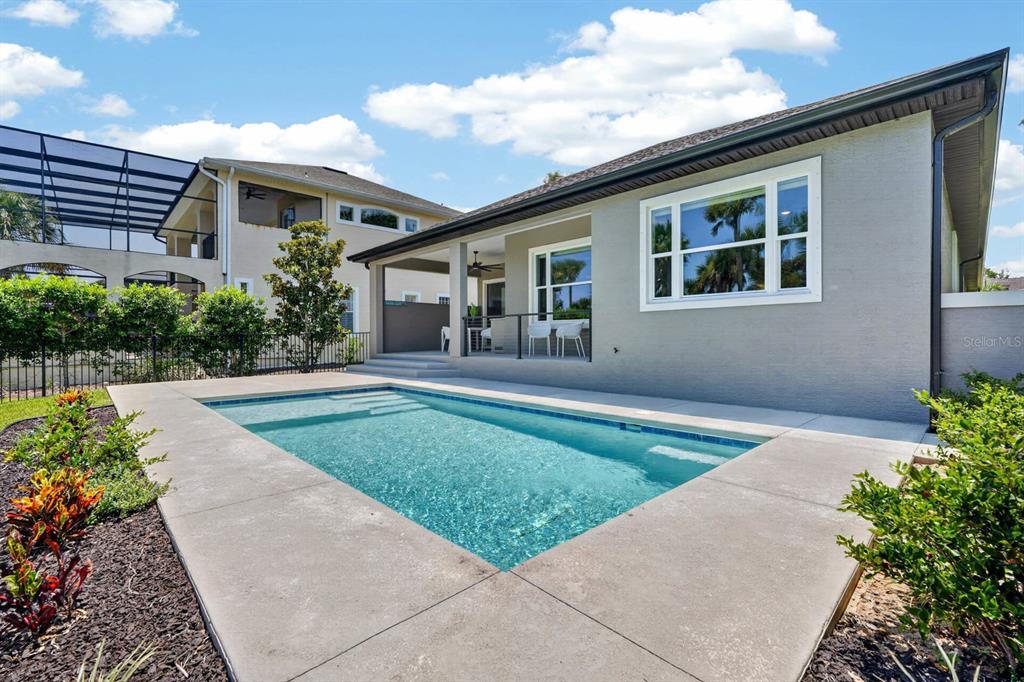 27 S RIVERWALK DRIVE