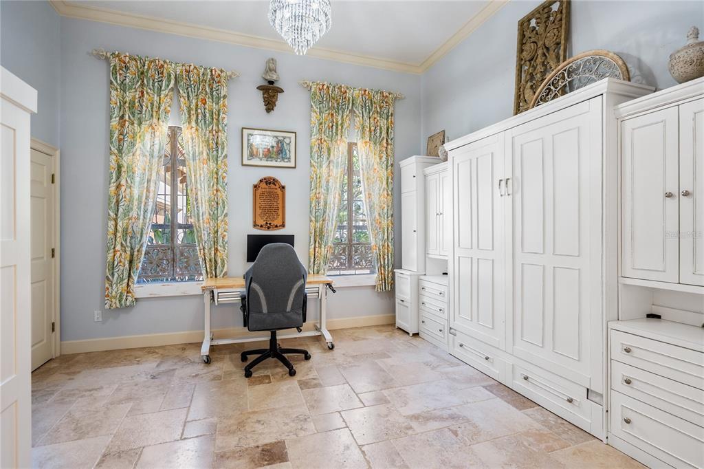 8 RUE RENOIR