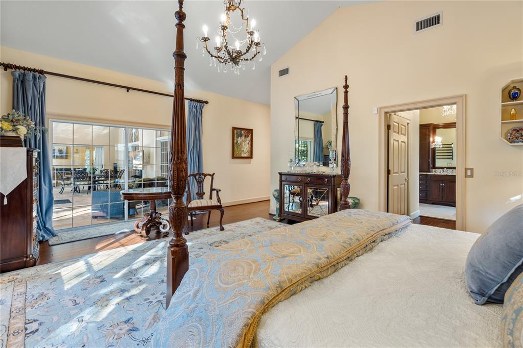 8 RUE RENOIR