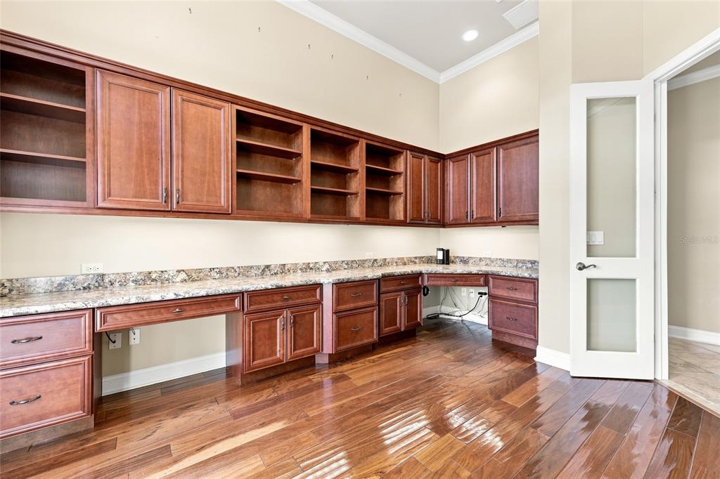 5 ROMA COURT