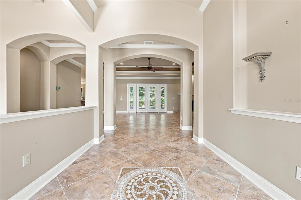 5 ROMA COURT