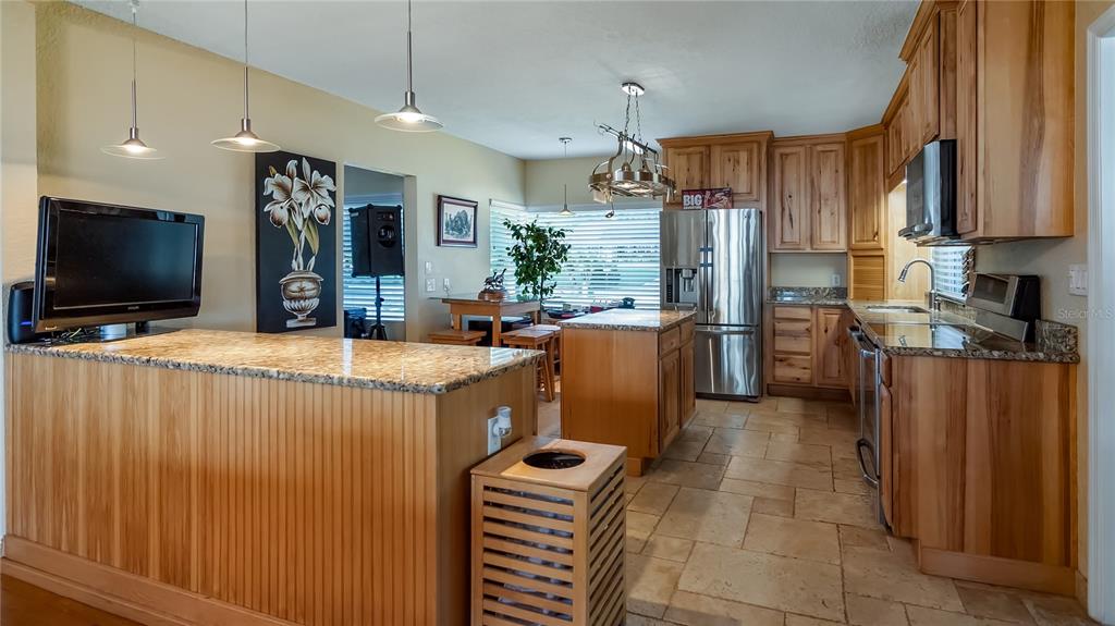 1241 W LAKESHORE DRIVE