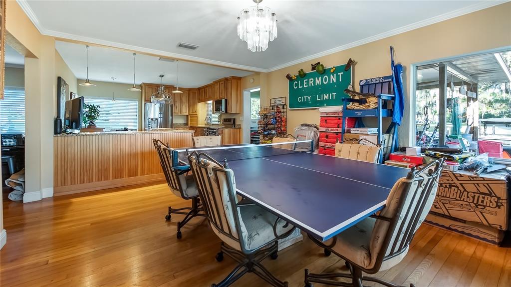 1241 W LAKESHORE DRIVE