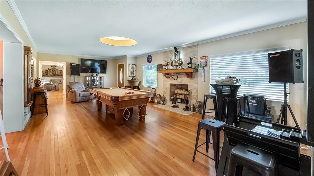 1241 W LAKESHORE DRIVE