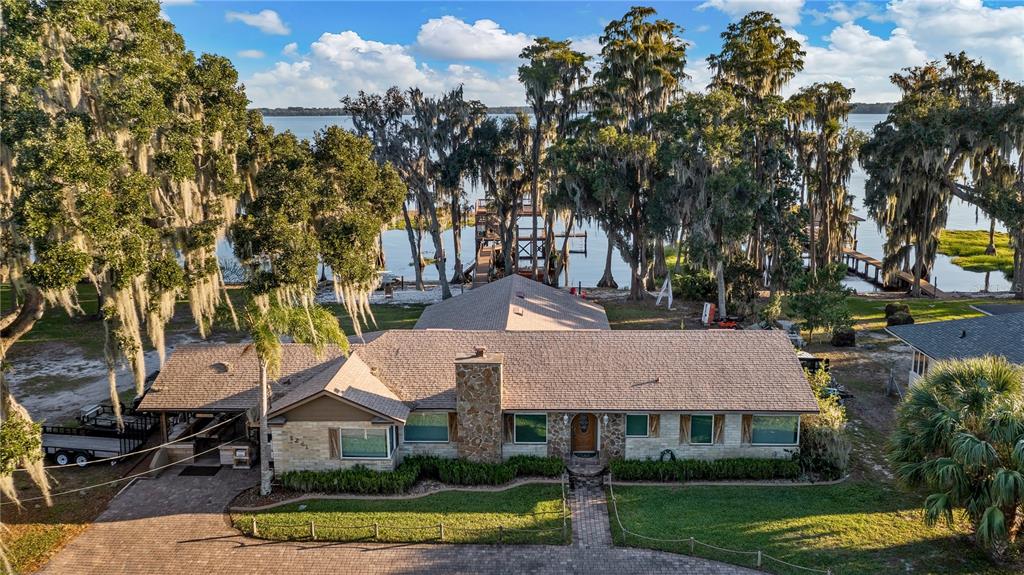 1241 W LAKESHORE DRIVE